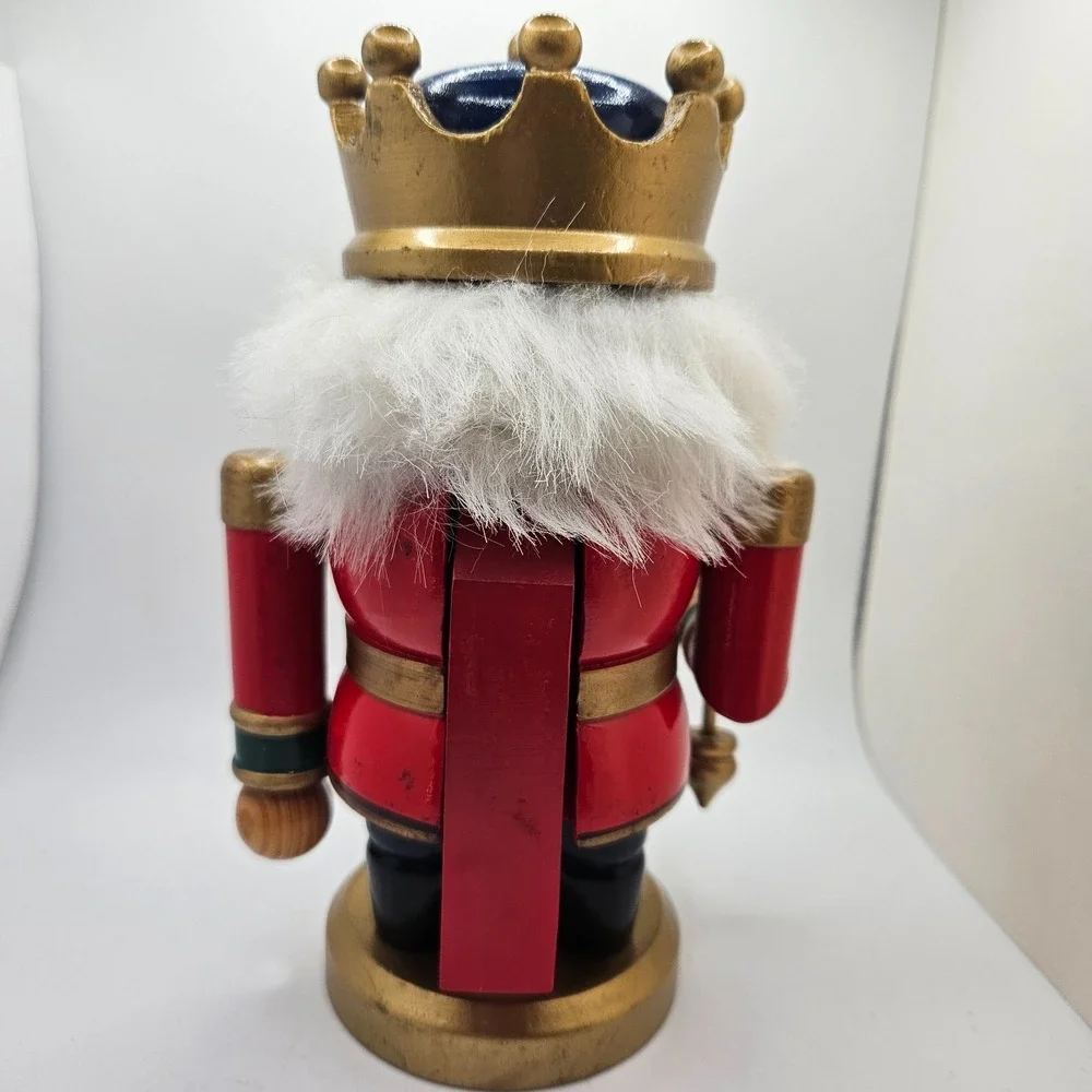 Vintage Wooden King Nutcracker 8